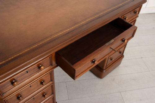 VICTORIAN MAHOGANY PEDESTAL DESK BY EDWARDS ROBERTS C1870 - ADDITIONAL PHOTO 2