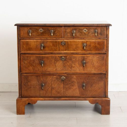 ANTIQUE WALNUT GEORGE III CHEST OF DRAWERS C1750 - ADDITIONAL PHOTO 1
