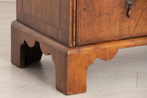 ANTIQUE WALNUT GEORGE III CHEST OF DRAWERS C1750 - ADDITIONAL PHOTO 2