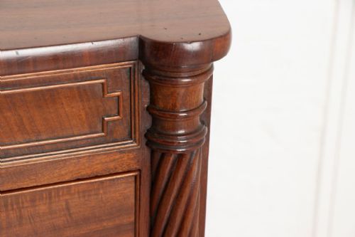 REGENCY MAHOGANY BOW FRONT CHEST OF DRAWERS WITH SECRET DRAWER IN FRIEZE C1820 - ADDITIONAL PHOTO 2