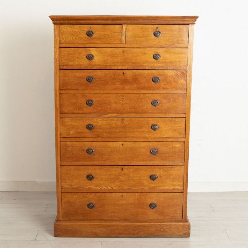 LARGE ARTS CRAFTS CHEST OF DRAWERS IN OAK