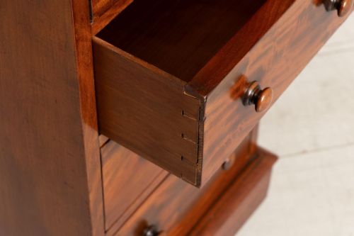 PAIR OF VICTORIAN BEDSIDE CHESTS IN MAHOGANY C1870 - ADDITIONAL PHOTO 1