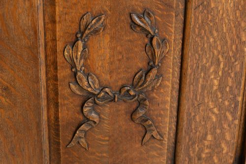 ANTIQUE GOTHIC STYLE CUPBOARD IN OAK C1890 - ADDITIONAL PHOTO 2