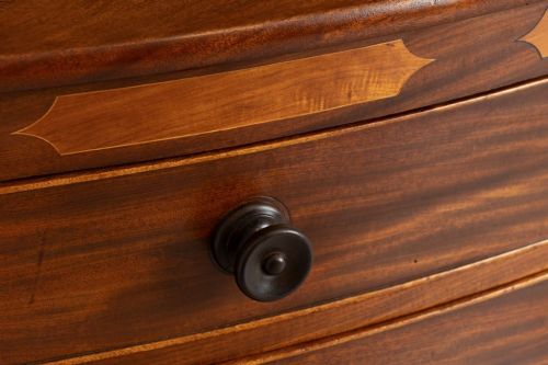 GEORGIAN BOW FRONT CHEST OF DRAWERS IN MAHOGANY - ADDITIONAL PHOTO 2