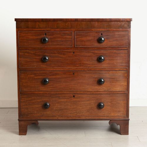 VICTORIAN MAHOGANY CHEST OF DRAWERS