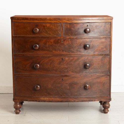 VICTORIAN BOW FRONT CHEST OF DRAWERS