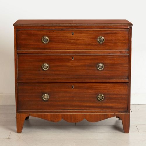 Small Georgian Chest of Drawers in Mahogany with Crossbanded Top & Brass Handles C.1800