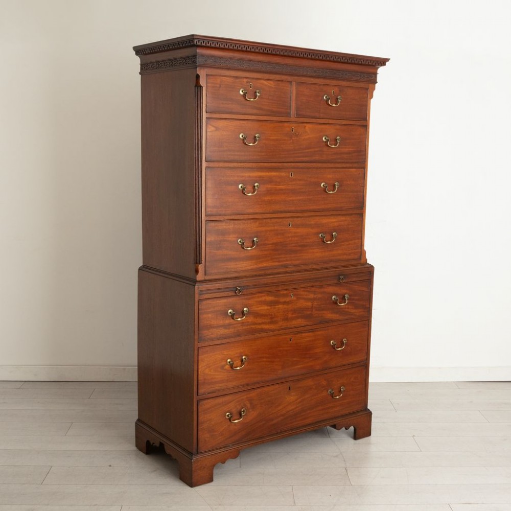 Georgian Mahogany Chest on Chest c.1780 View II