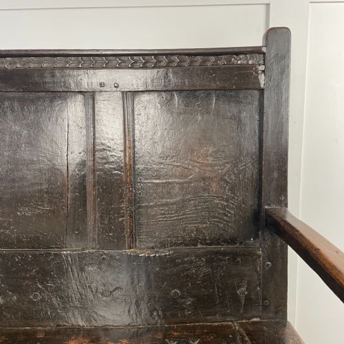 18TH C OAK BOX SETTLE - ADDITIONAL PHOTO 3