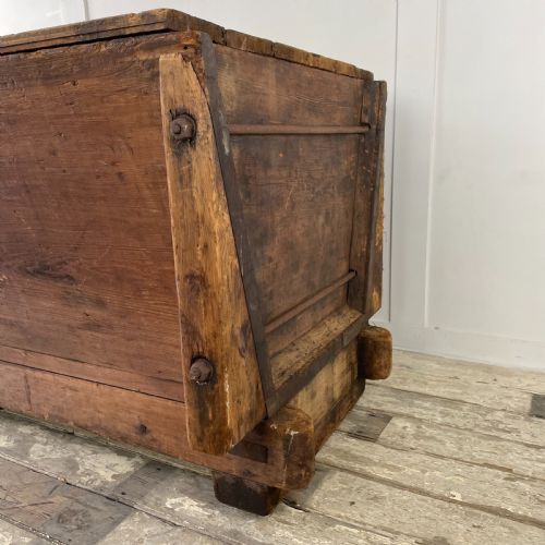 LARGE 19TH C PINE DOUGH BIN - ADDITIONAL PHOTO 9