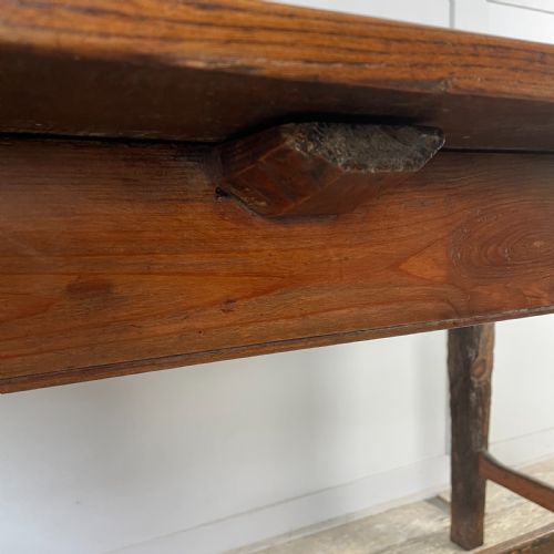 18TH C ELM TAVERN TABLE - ADDITIONAL PHOTO 4
