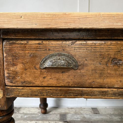 LARGE 19TH C PINE FARMHOUSE TABLE - ADDITIONAL PHOTO 3