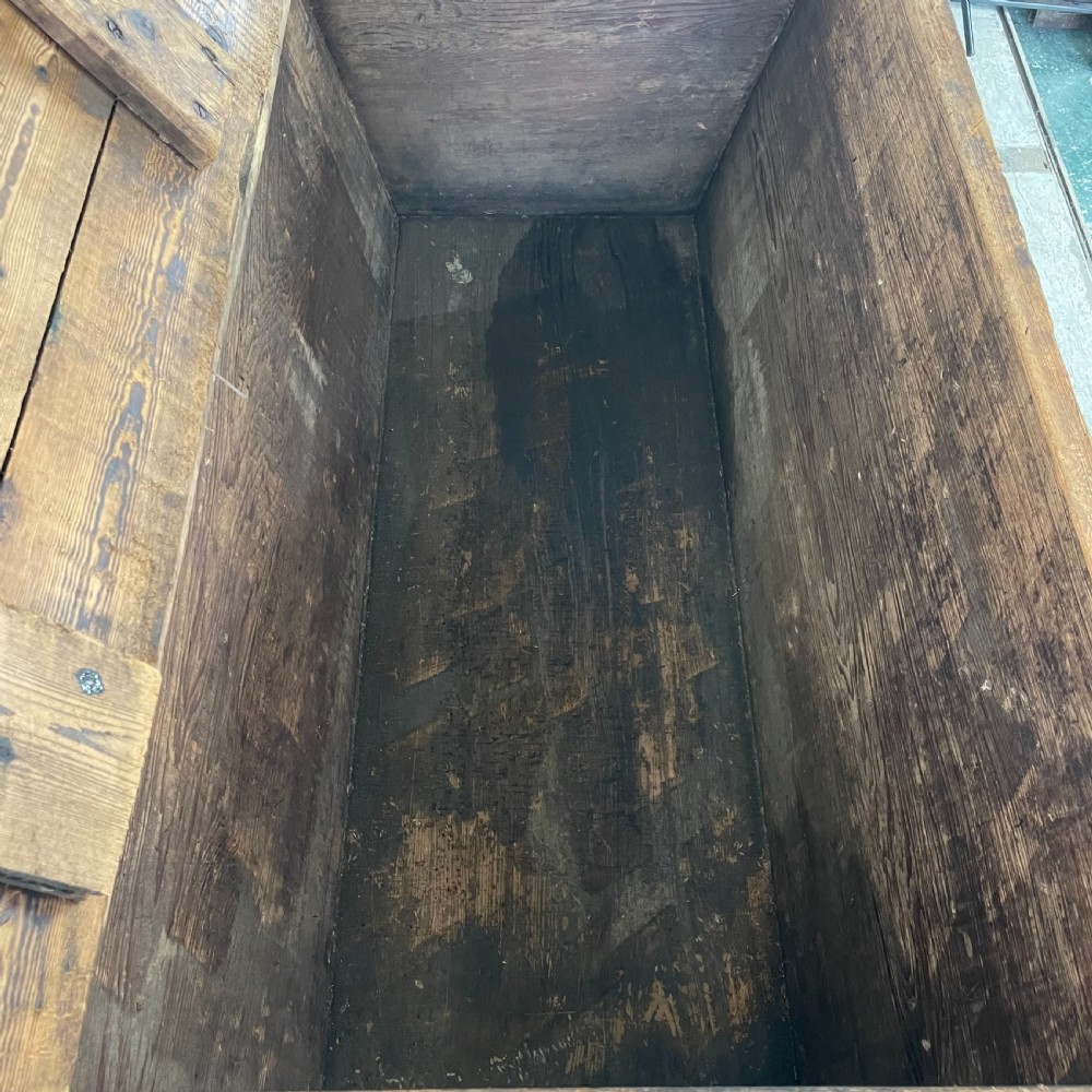 Large 19th C. Pine Dough Bin View V