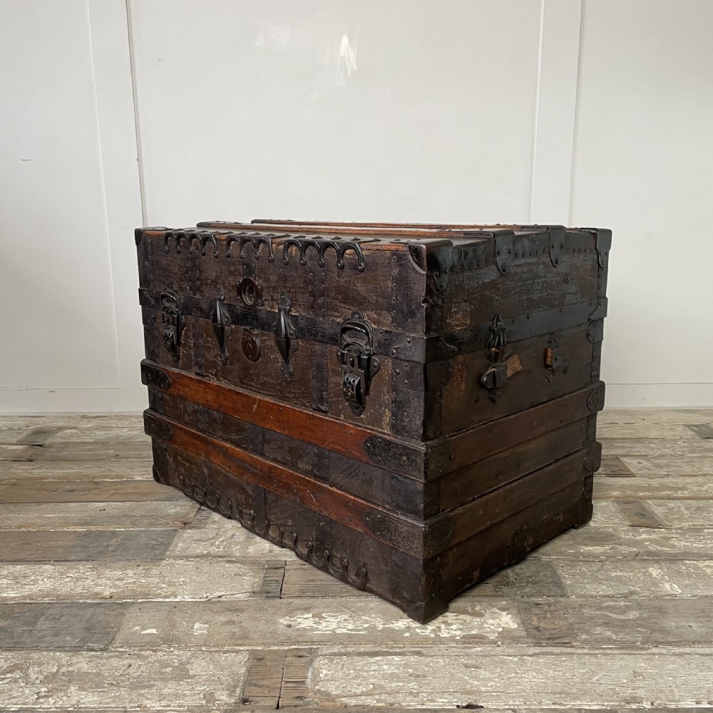 Rauchbach Goldsmith Steam Trunk View VI