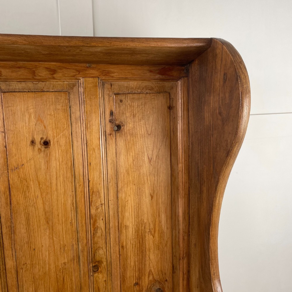 18th C. Pine & Elm Settle View III