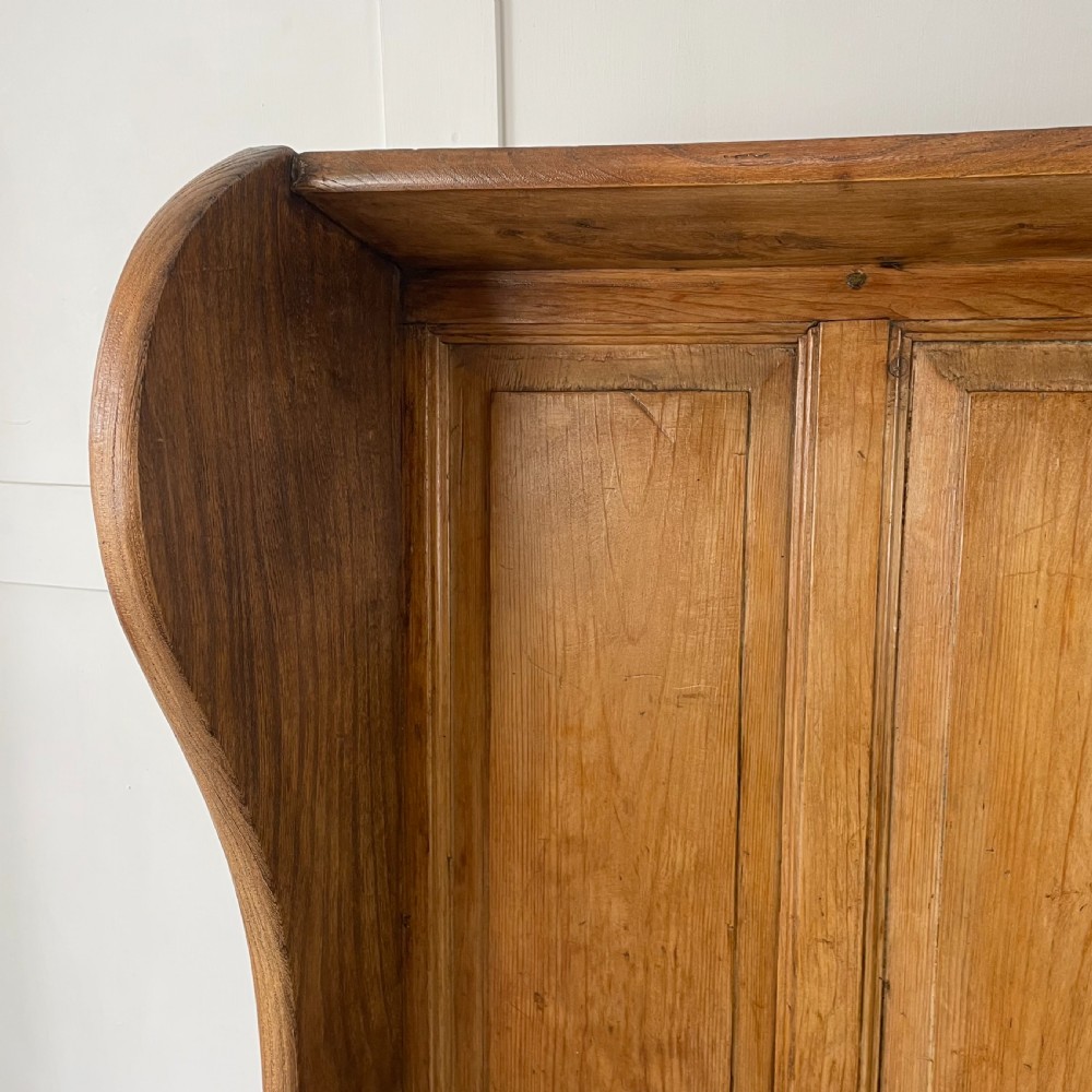 18th C. Pine & Elm Settle View IV