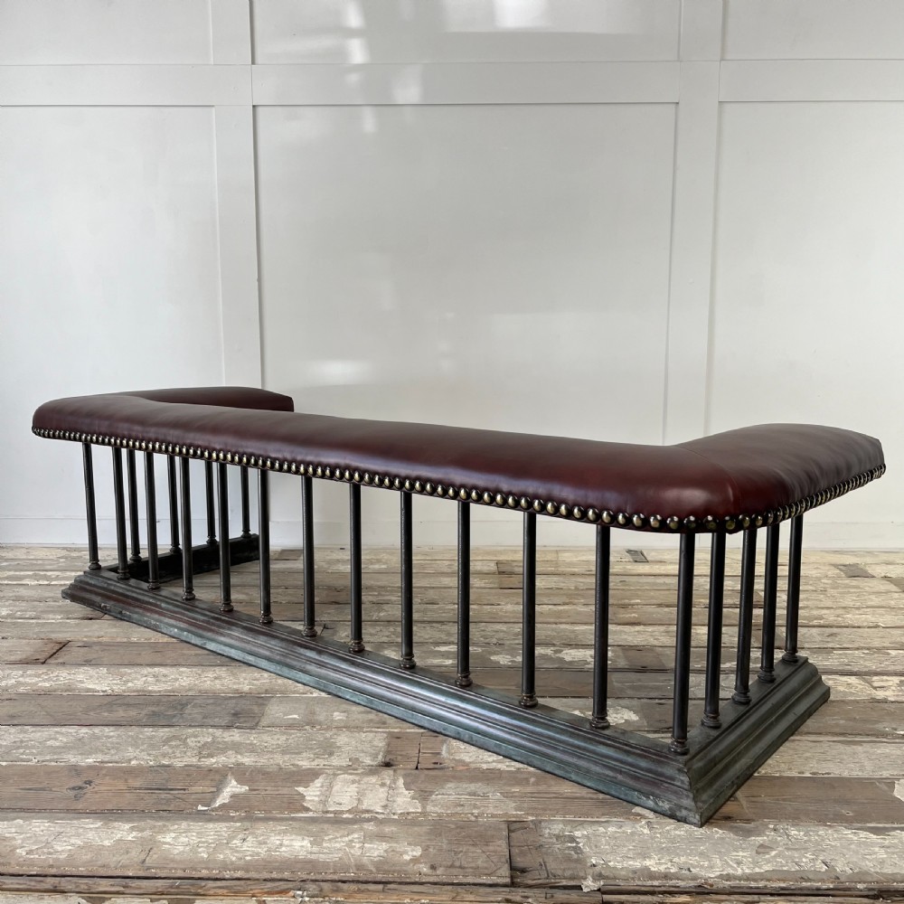 Victorian Leather Club Fender View V