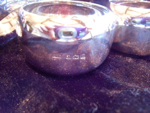 BOXED ANTIQUE SET OF FOUR SOLID SILVER NAPKIN RINGS 1915 - ADDITIONAL PHOTO 2