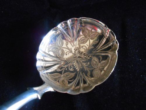 BRIGHT CUT SOLID SILVER ANTIQUE CADDY SPOON 1873 - ADDITIONAL PHOTO 1