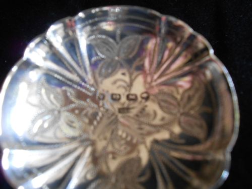 BRIGHT CUT SOLID SILVER ANTIQUE CADDY SPOON 1873 - ADDITIONAL PHOTO 2
