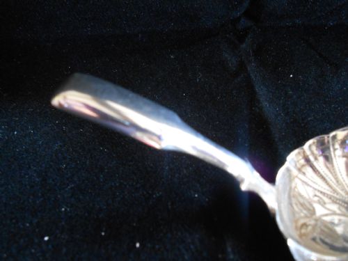 BRIGHT CUT SOLID SILVER ANTIQUE CADDY SPOON 1873 - ADDITIONAL PHOTO 3