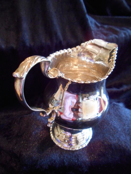 elegant solid silver antique george 111 cream jug 1768 - CATEGORY: ANTIQUE SILVER - DATED 