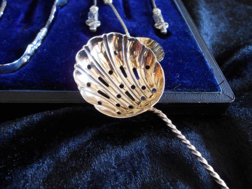 ANTIQUE SOLID SILVER APOSTLE DESSERT SPOON SET 1905 - ADDITIONAL PHOTO 1