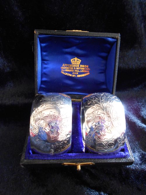 PRETTY PAIR OF ANTIQUE SOLID SILVER NAPKIN RINGS 1896 - ADDITIONAL PHOTO 6