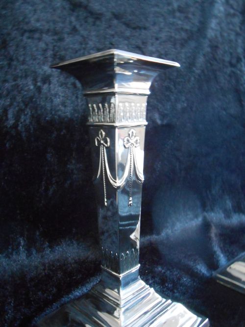 LOVELY PAIR OF SOLID SILVER CANDLESTICKS 1913 - ADDITIONAL PHOTO 2