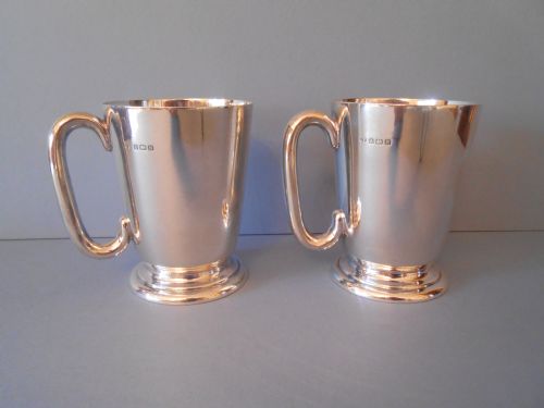 pair of antique silver half pint tankards - CATEGORY: ANTIQUE SILVER - DATED 1930