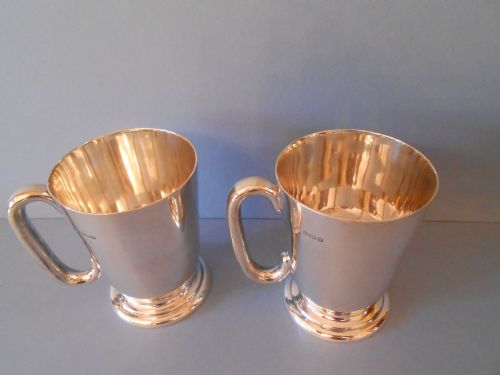 PAIR OF ANTIQUE SILVER HALF PINT TANKARDS - ADDITIONAL PHOTO 1