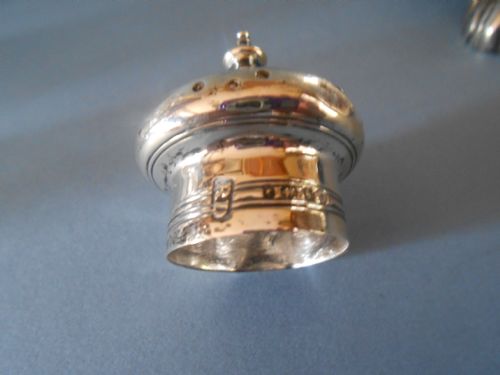 STUNNING VICTORIAN SOLID SILVER AND GLASS CRUET SET - ADDITIONAL PHOTO 6
