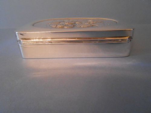ANTIQUE SOLID SILVER TABLE SNUFF BOX 1906 - ADDITIONAL PHOTO 4