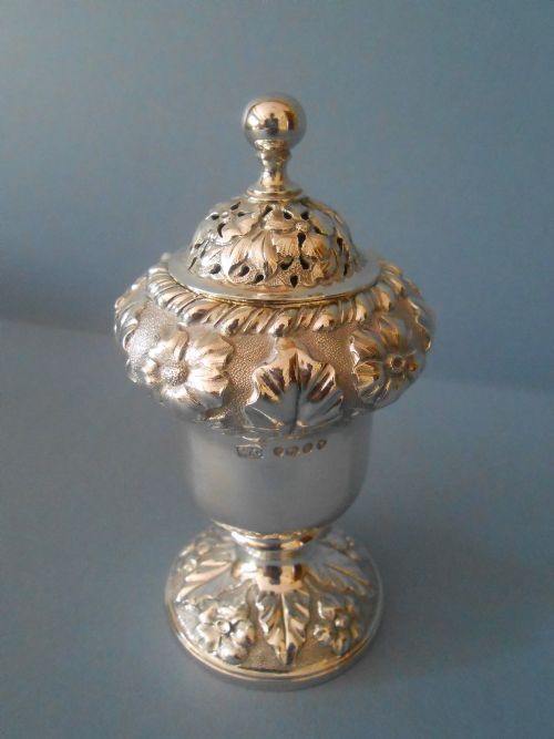 beautiful antique silver pounce pot 1840 - CATEGORY: ANTIQUE SILVER - DATED 1800