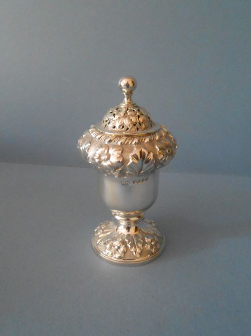 BEAUTIFUL ANTIQUE SILVER POUNCE POT 1840 - ADDITIONAL PHOTO 5