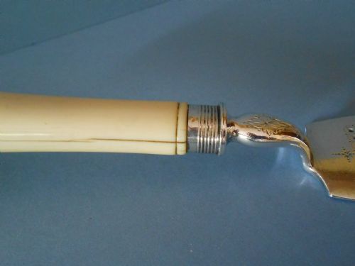 LOVELY ANTIQUE SILVER AND IVORY CAKE SLICE BARNARD 1878 - ADDITIONAL PHOTO 2