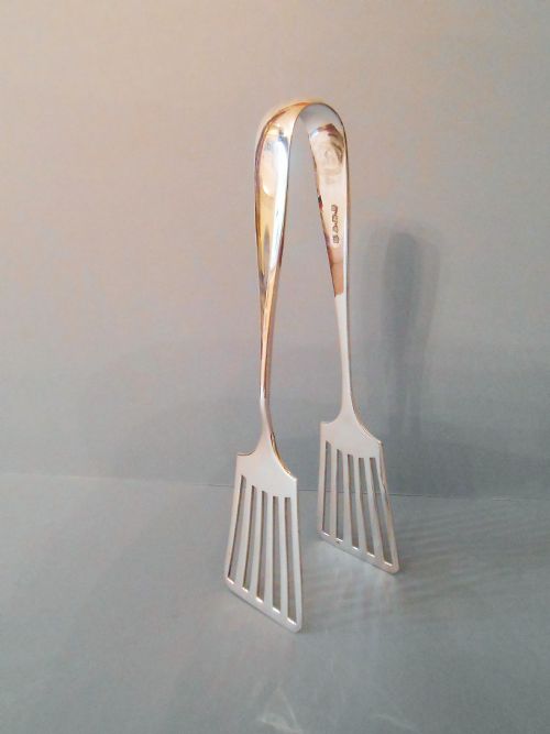 HEAVY PAIR OF SOLID SILVER ASPARAGUSCAKE SERVERS - ADDITIONAL PHOTO 3