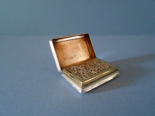 NATHANIAL MILLS GEORGIAN SILVER VINAIGRETTE 1828 - ADDITIONAL PHOTO 1