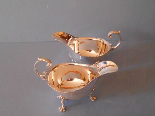 PAIR OF ANTIQUE VICTORIAN SOLID SILVER SAUCE BOATS 1899 - ADDITIONAL PHOTO 1