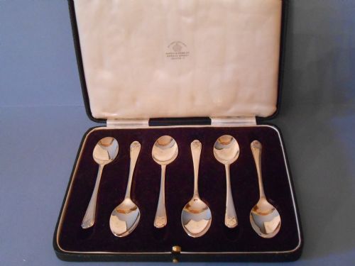 BOXED SET OF ANTIQUE SILVER GOLF TEASPOONS 1933 - ADDITIONAL PHOTO 1