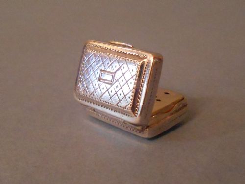 antique georgian solid silver vinaigrette - CATEGORY: ANTIQUE SILVER - DATED GEORGIAN