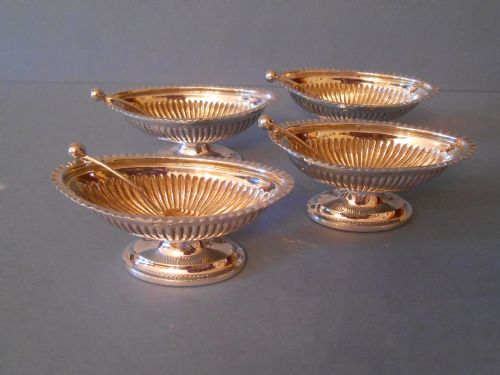 EXCELLENT SET OF ANTIQUE VICTORIAN SILVER SALTS WITH SPOONS - ADDITIONAL PHOTO 6