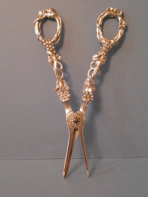 solid silver grape scissors 1904 - CATEGORY: ANTIQUE SILVER - DATED EDWARDIAN