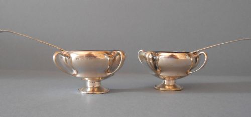 PAIR OF ANTIQUE SOLID SILVER SALTS BARNARD AND SPOONS - ADDITIONAL PHOTO 2