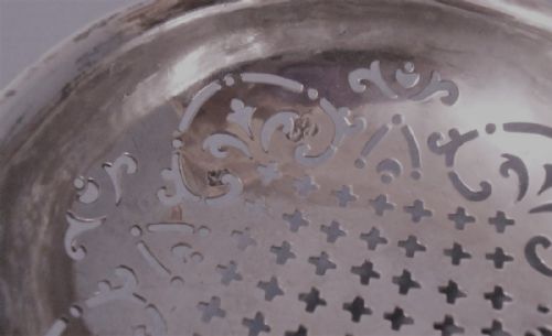 ANTIQUE GEORGE II SOLID SILVER LEMON STRAINER - ADDITIONAL PHOTO 1