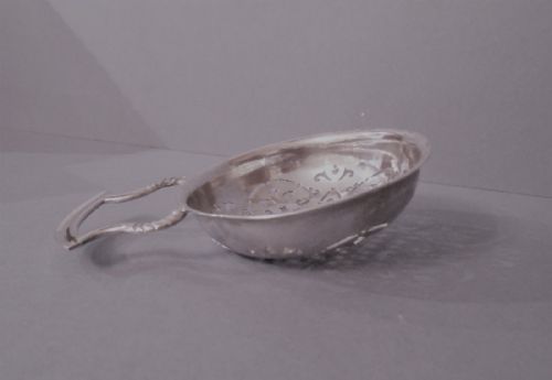 ANTIQUE GEORGE II SOLID SILVER LEMON STRAINER - ADDITIONAL PHOTO 5