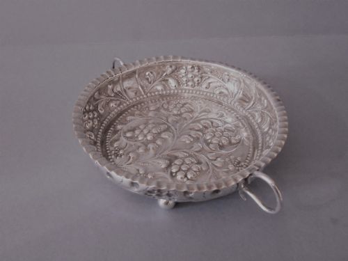 ANTIQUE VICTORIAN SOLID SILVER WINE TASTER OR QUAICH - ADDITIONAL PHOTO 4