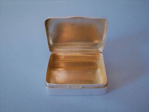 ANTIQUE SOLID SILVER SNUFF BOX 1911 - ADDITIONAL PHOTO 2
