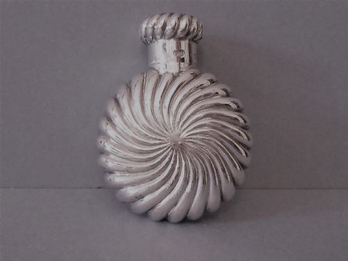 ANTIQUE VICTORIAN SOLID SILVER MIRRORED SCENT BOTTLE - ADDITIONAL PHOTO 1