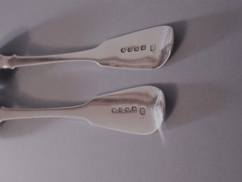 PAIR OF ANTIQUE SILVER GEORGE III SERVING SPOONS - ADDITIONAL PHOTO 1